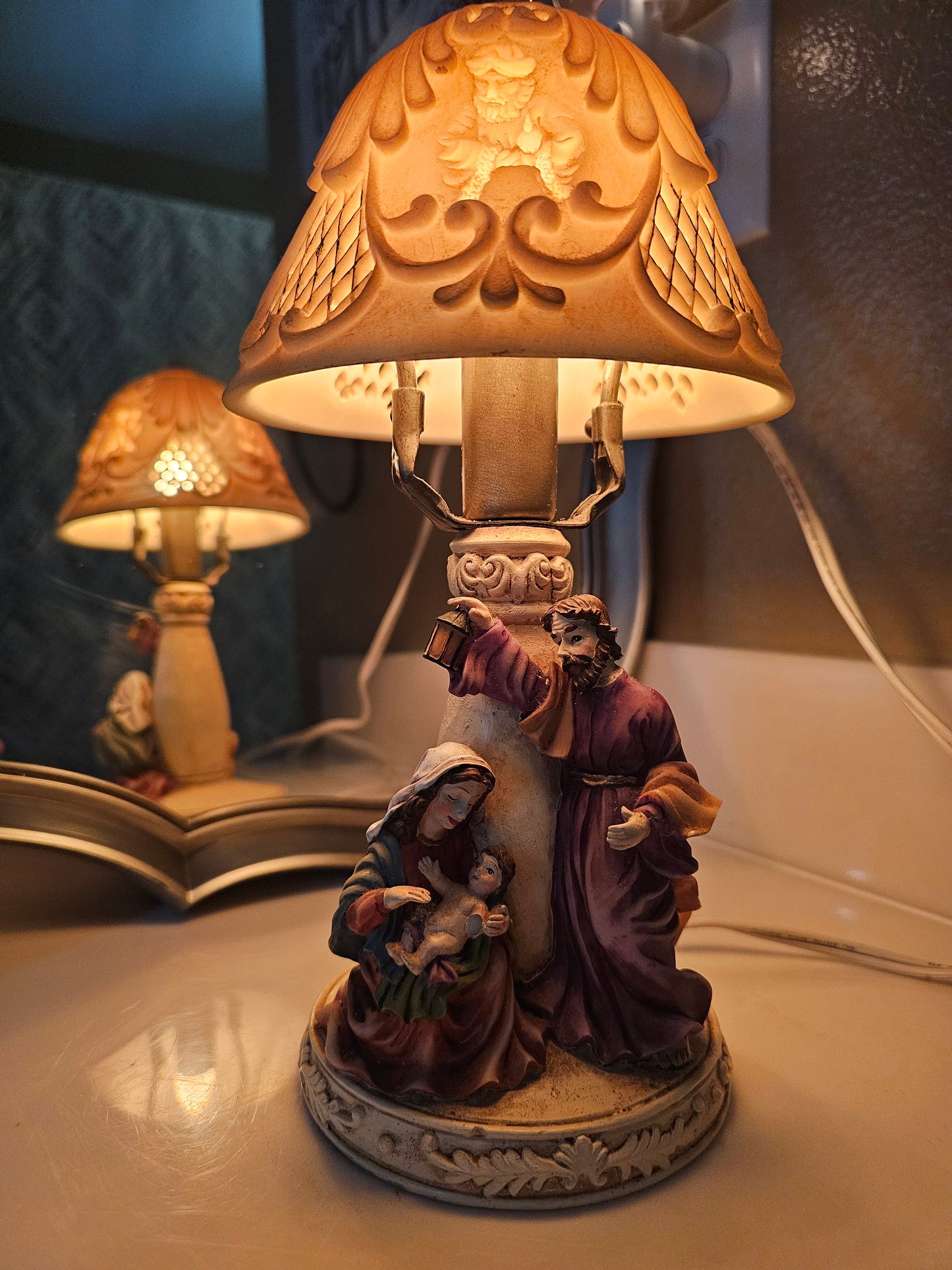 Nativity Scene Table Lamp -Vintage